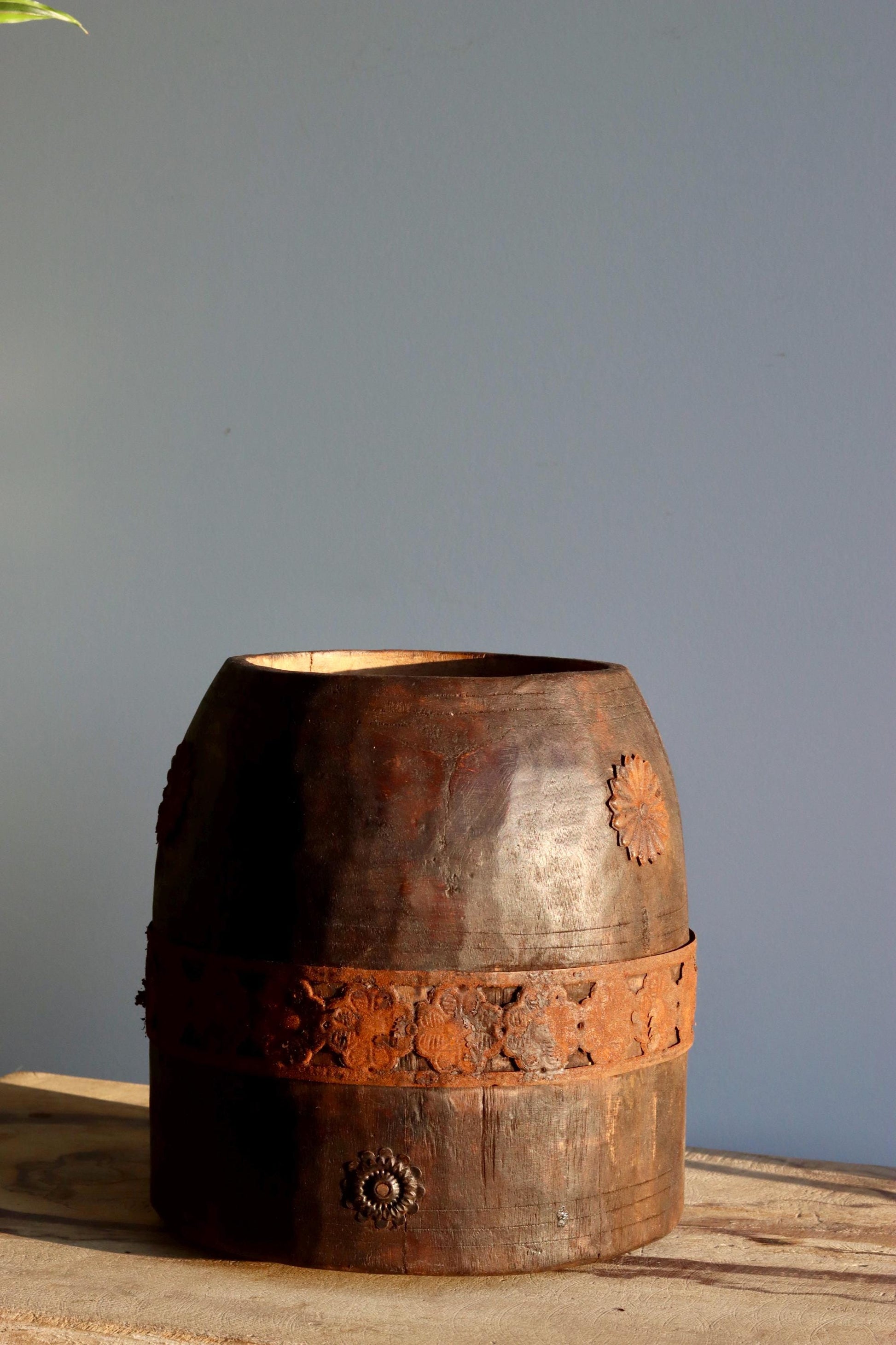Vintage Wooden Maana Pot