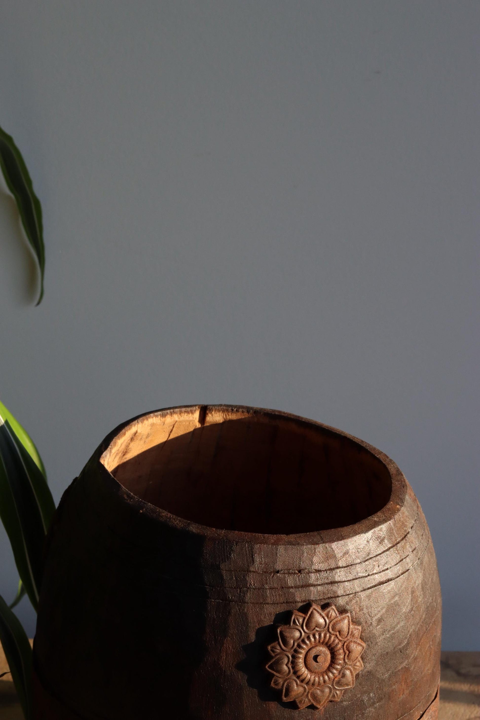Vintage Wooden Maana Pot