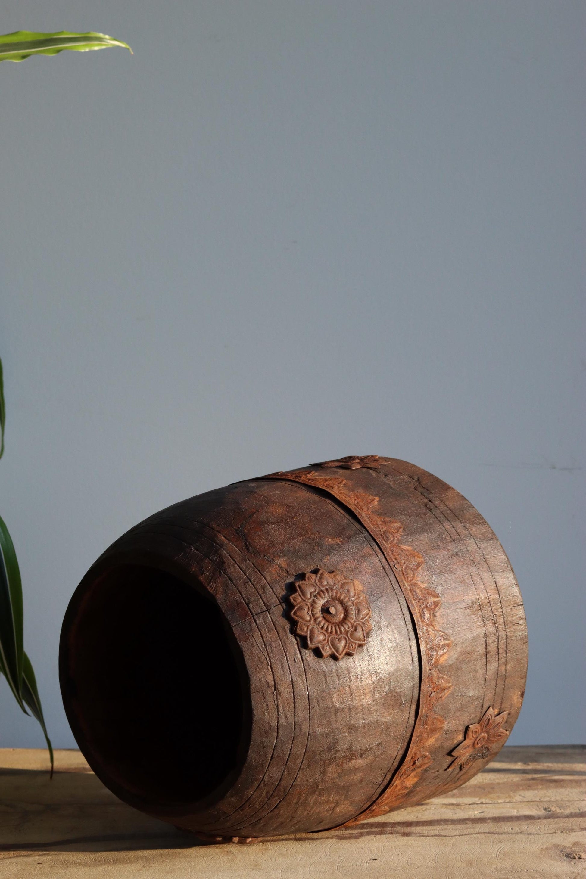 Vintage Wooden Maana Pot