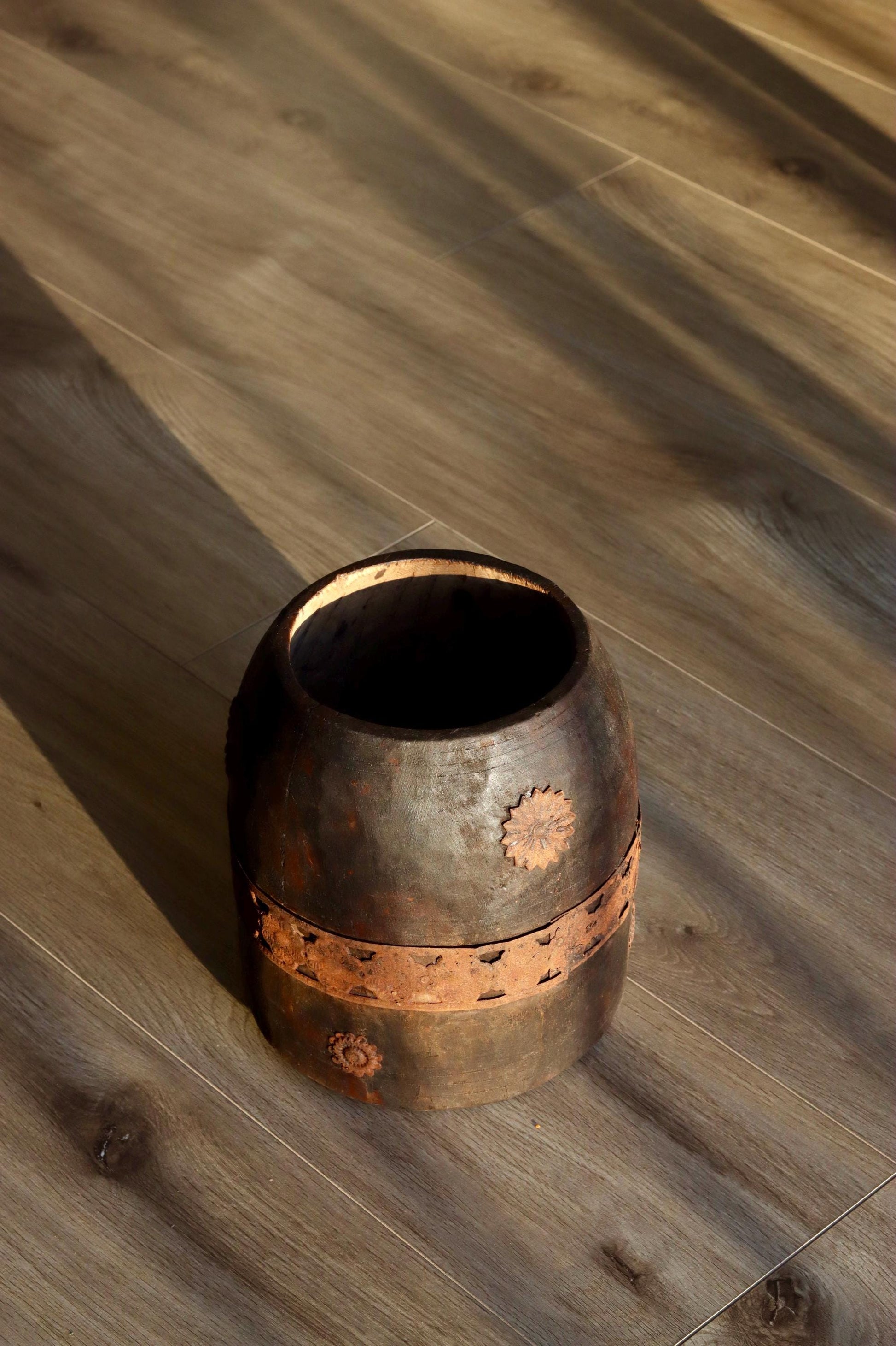 Vintage Wooden Maana Pot