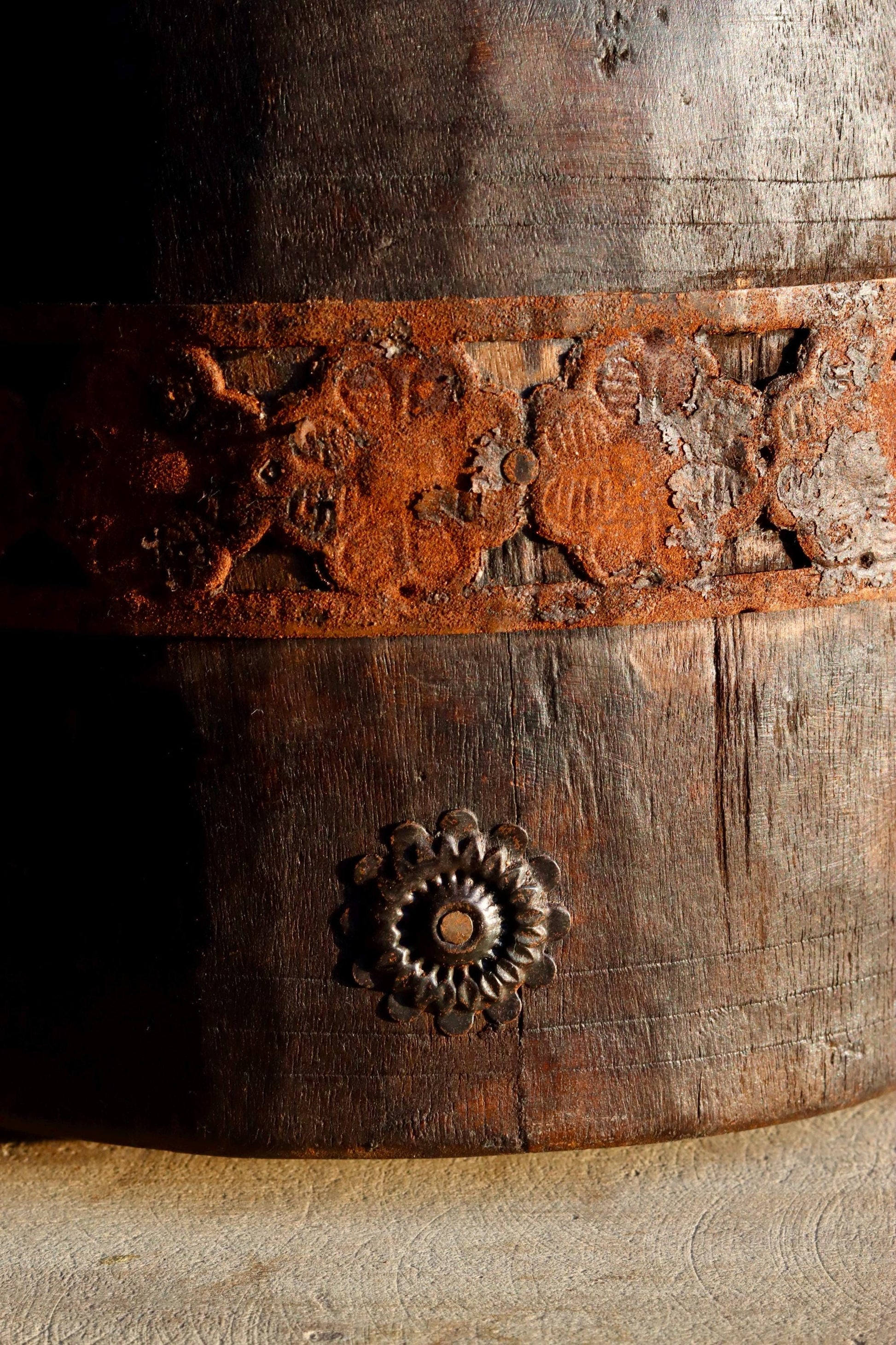 Vintage Wooden Maana Pot