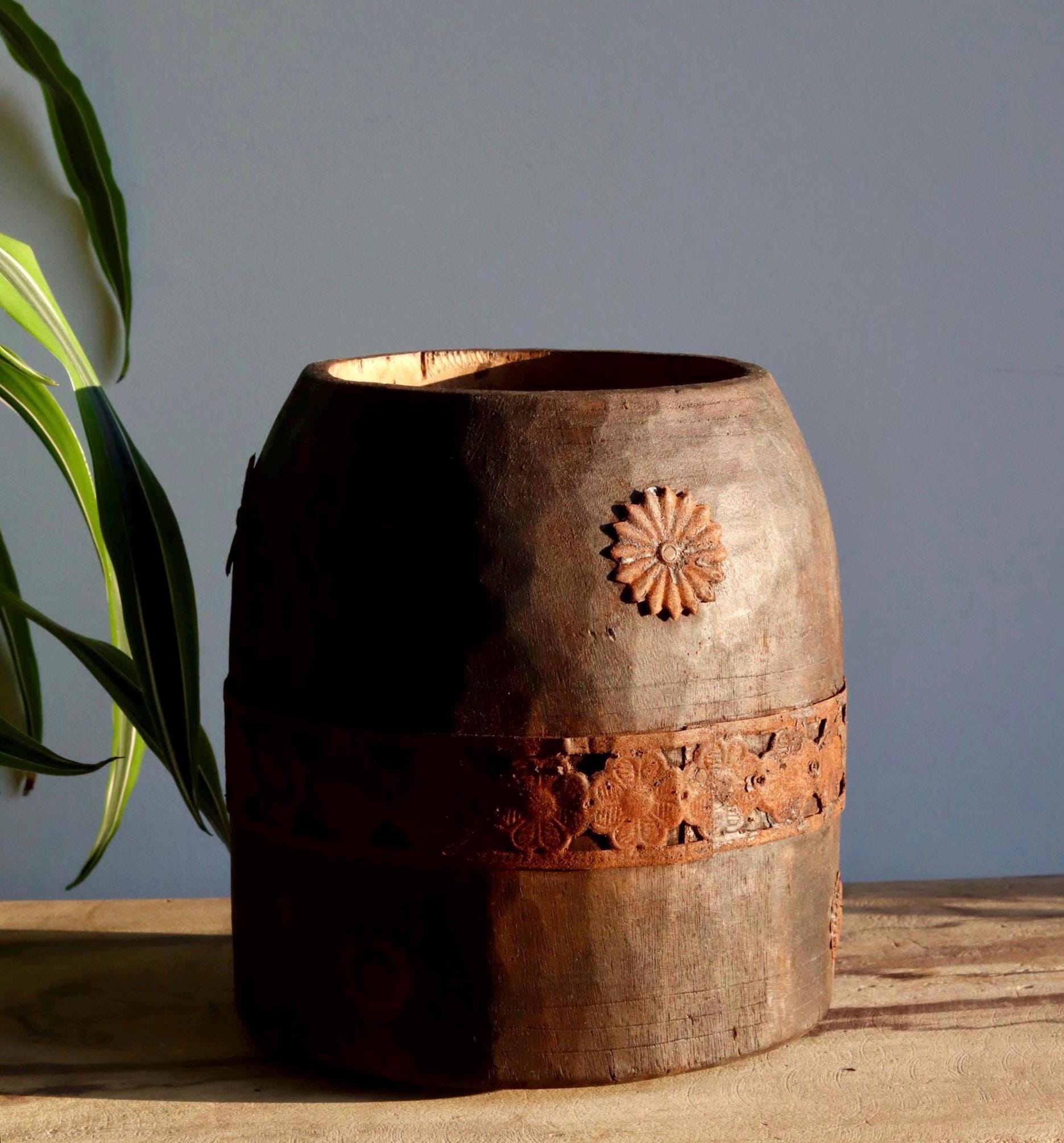 Vintage Wooden Maana Pot