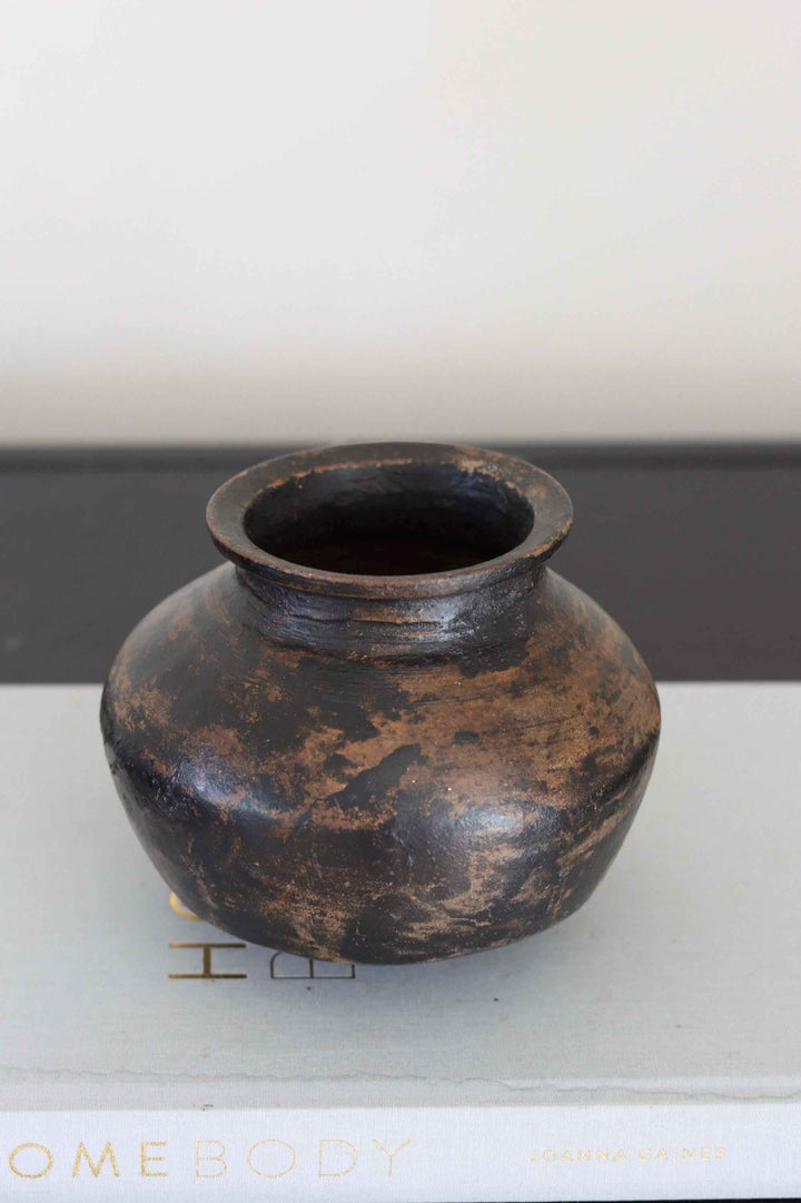 Medium Vintage Indian Clay Pot wd Stand , Rustic Pottery Vessels, Rustic Karnataka Terracotta Pot , Farmhouse Decor,  Antique Earthen Vessel