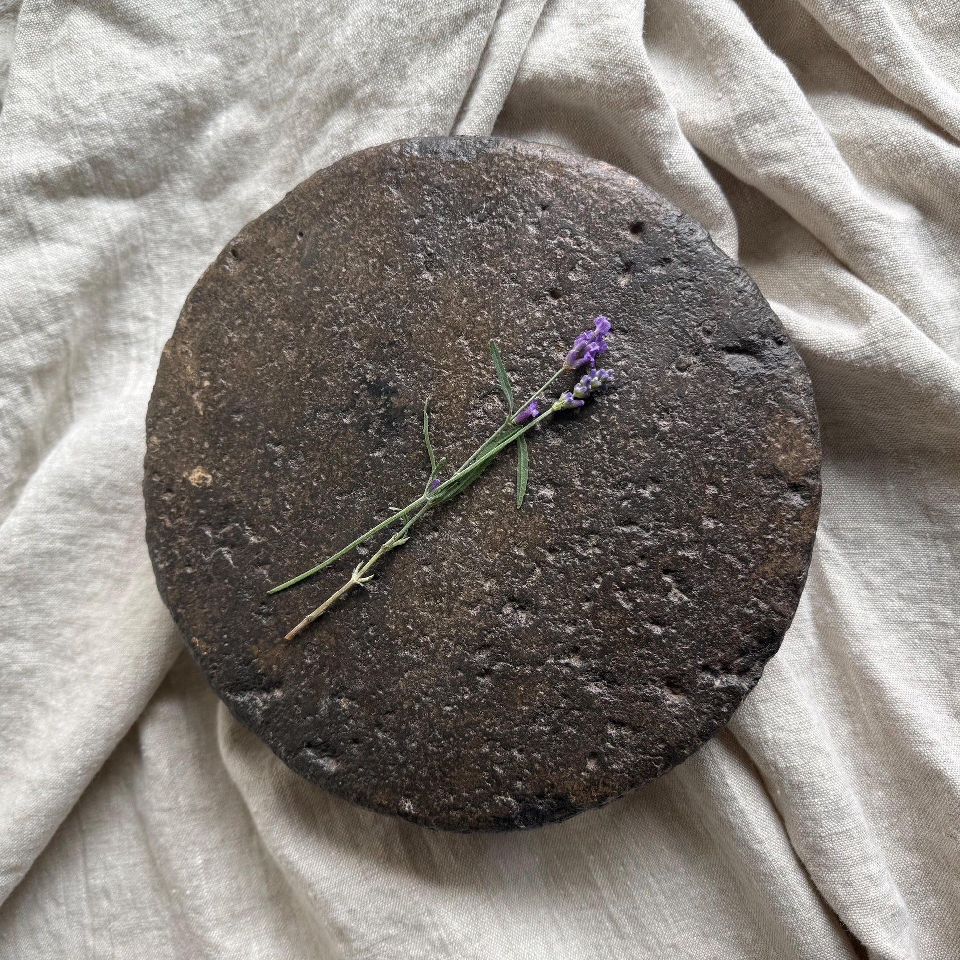 Vintage Stone Chapati Riser 9"