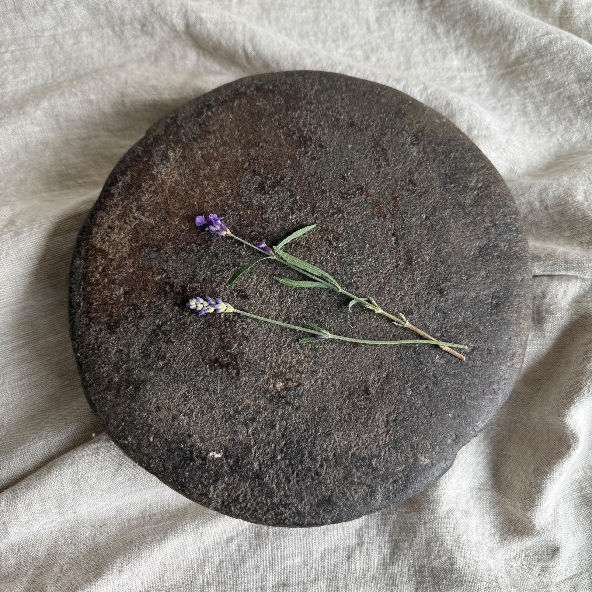 Vintage Stone Chapati Riser 9"