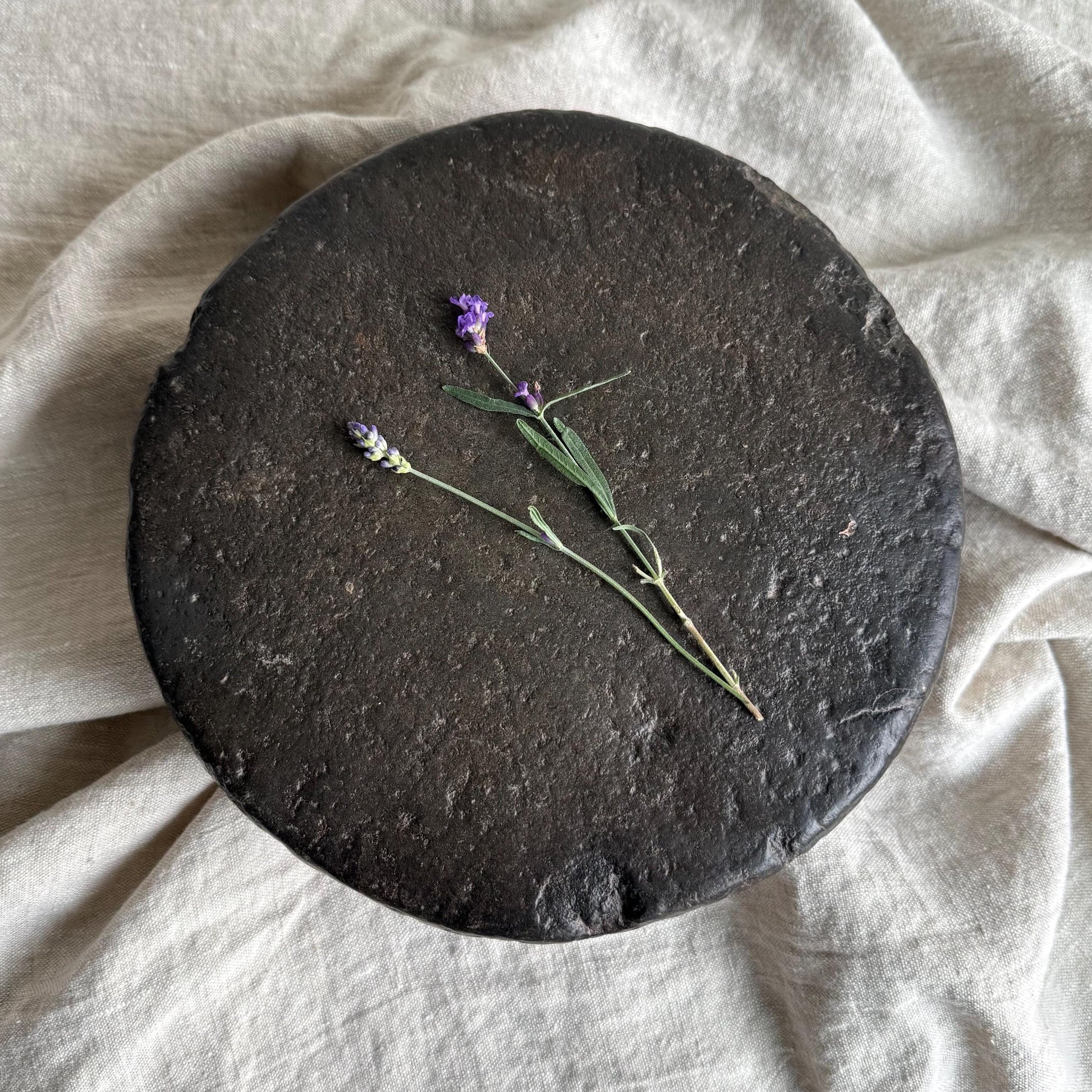 Vintage Stone Chapati Riser 9.5