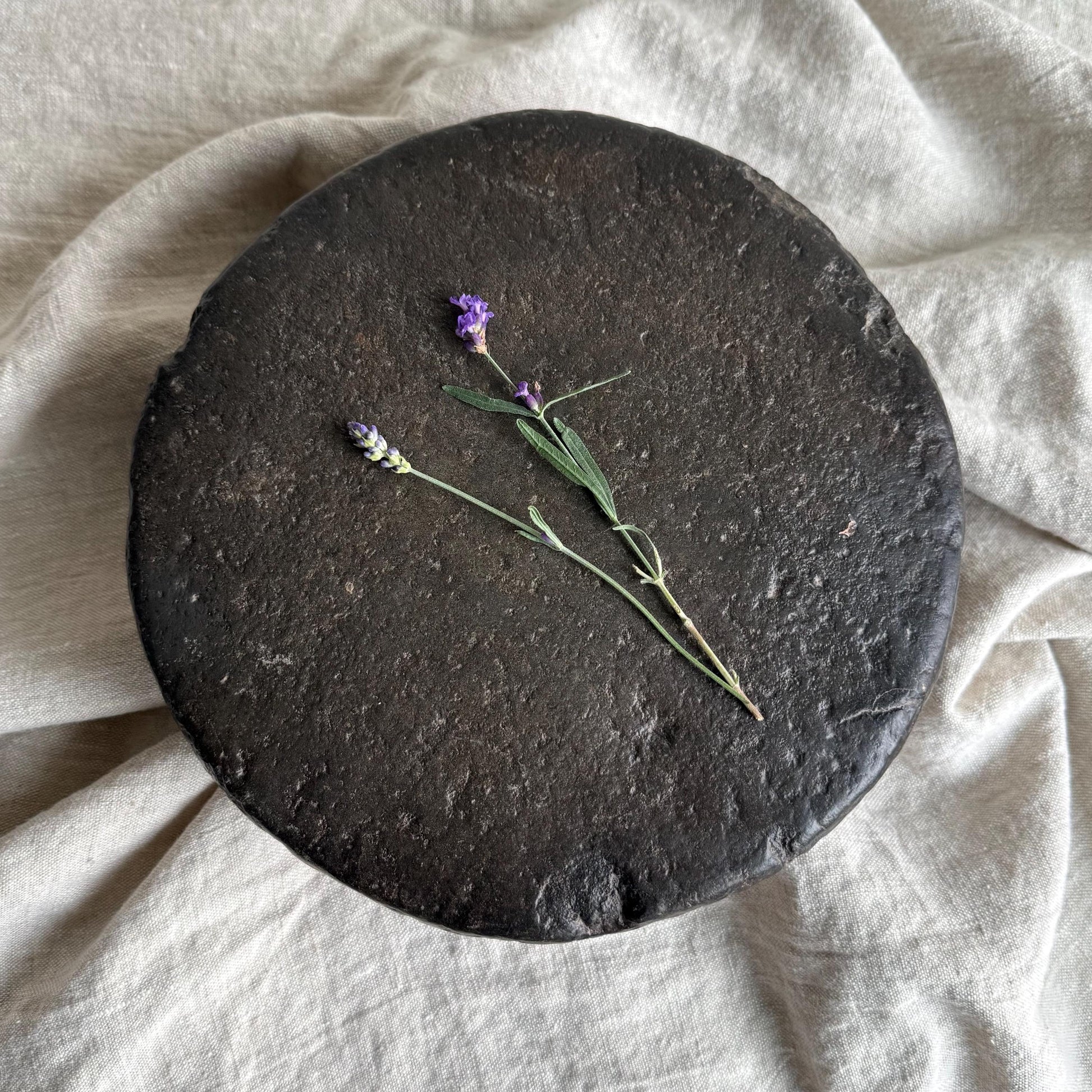 Vintage Stone Chapati Riser 9.5”