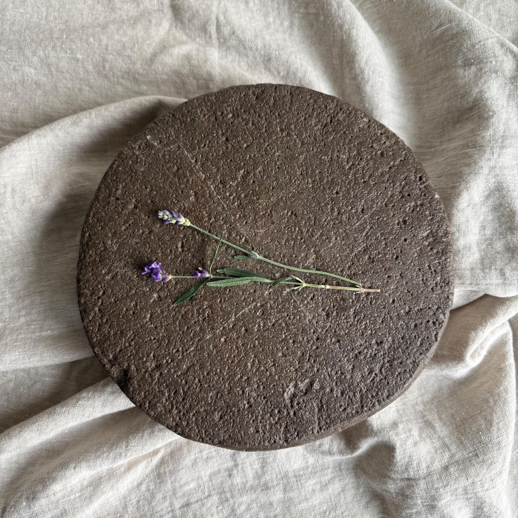 Vintage Stone Chapati Riser 9.2