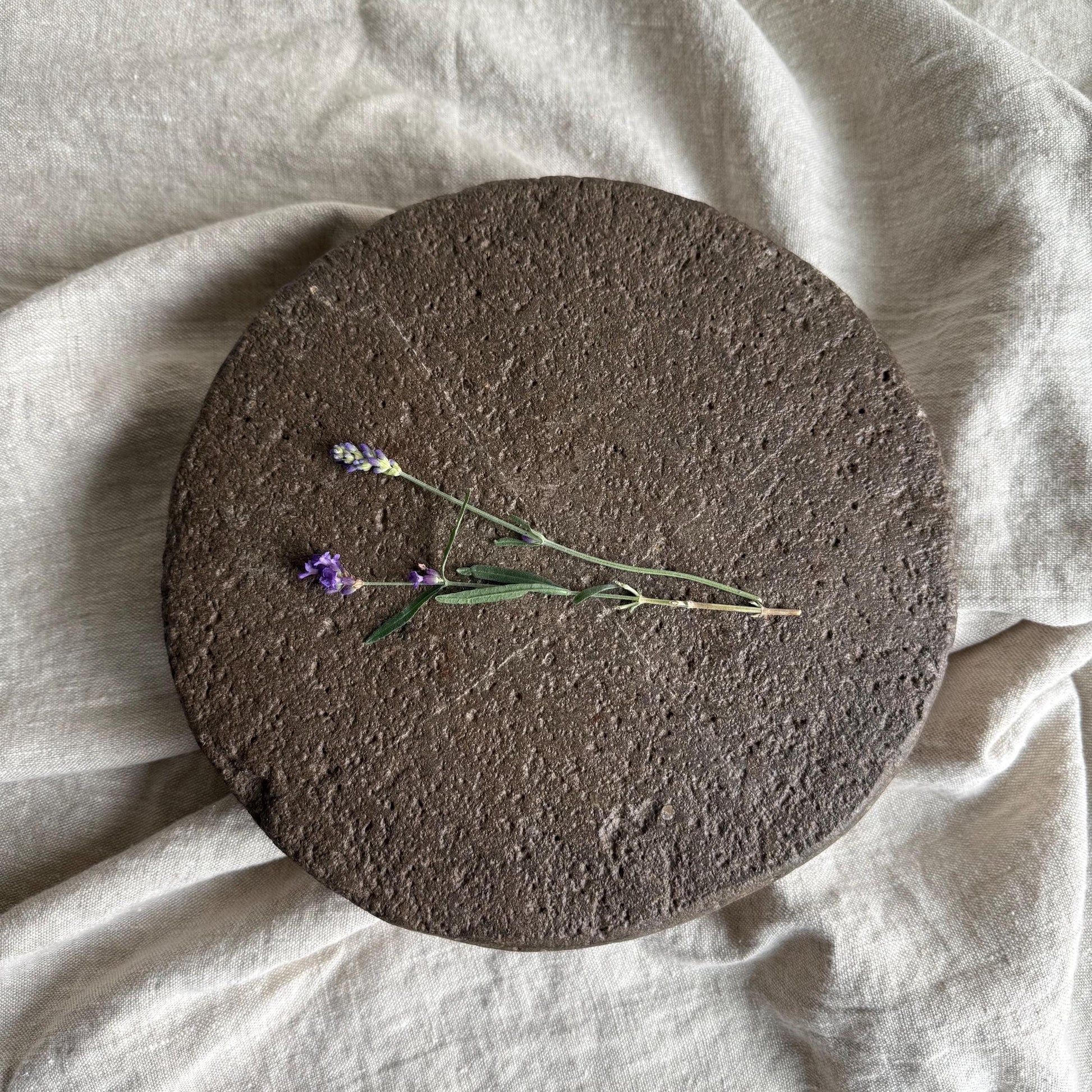 Vintage Stone Chapati Riser 9.2