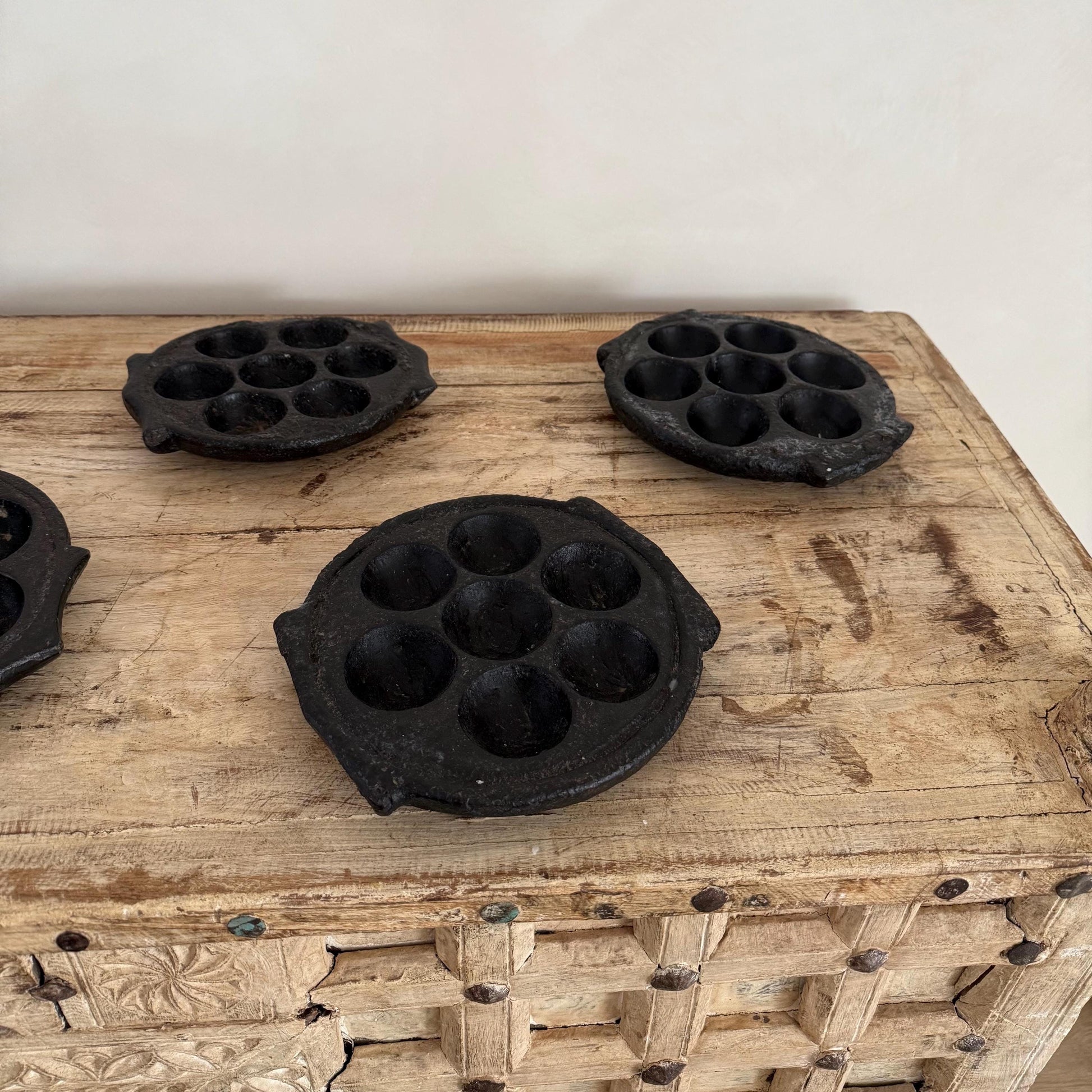 Vintage Black Hand Carved Stone Idli Plate (Assorted)