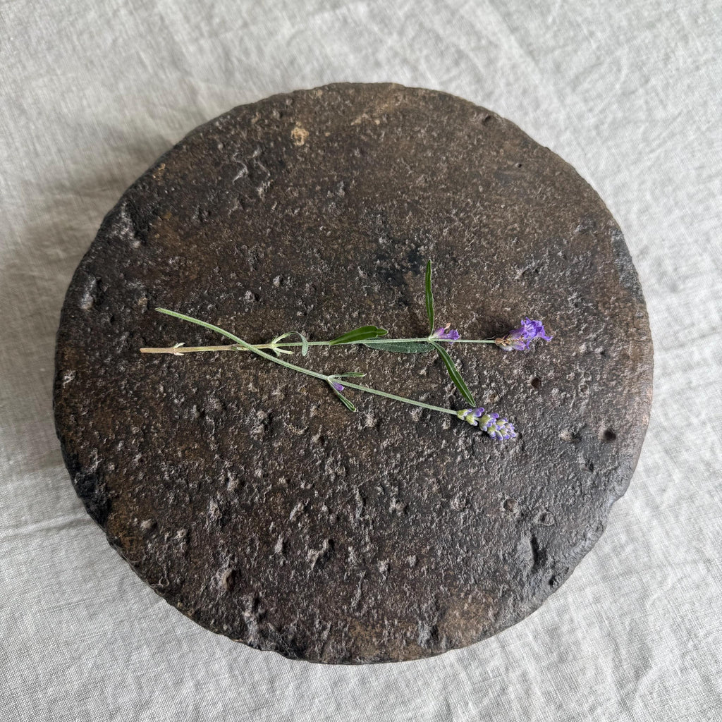 Vintage Stone Chapati Riser 9"