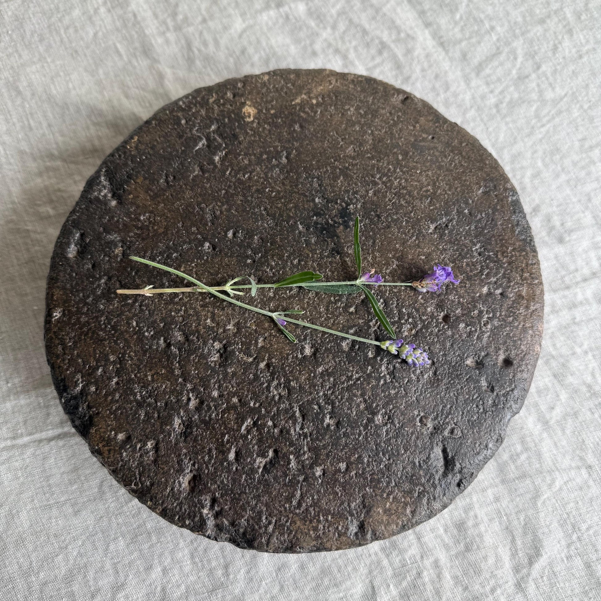 Vintage Stone Chapati Riser 9"