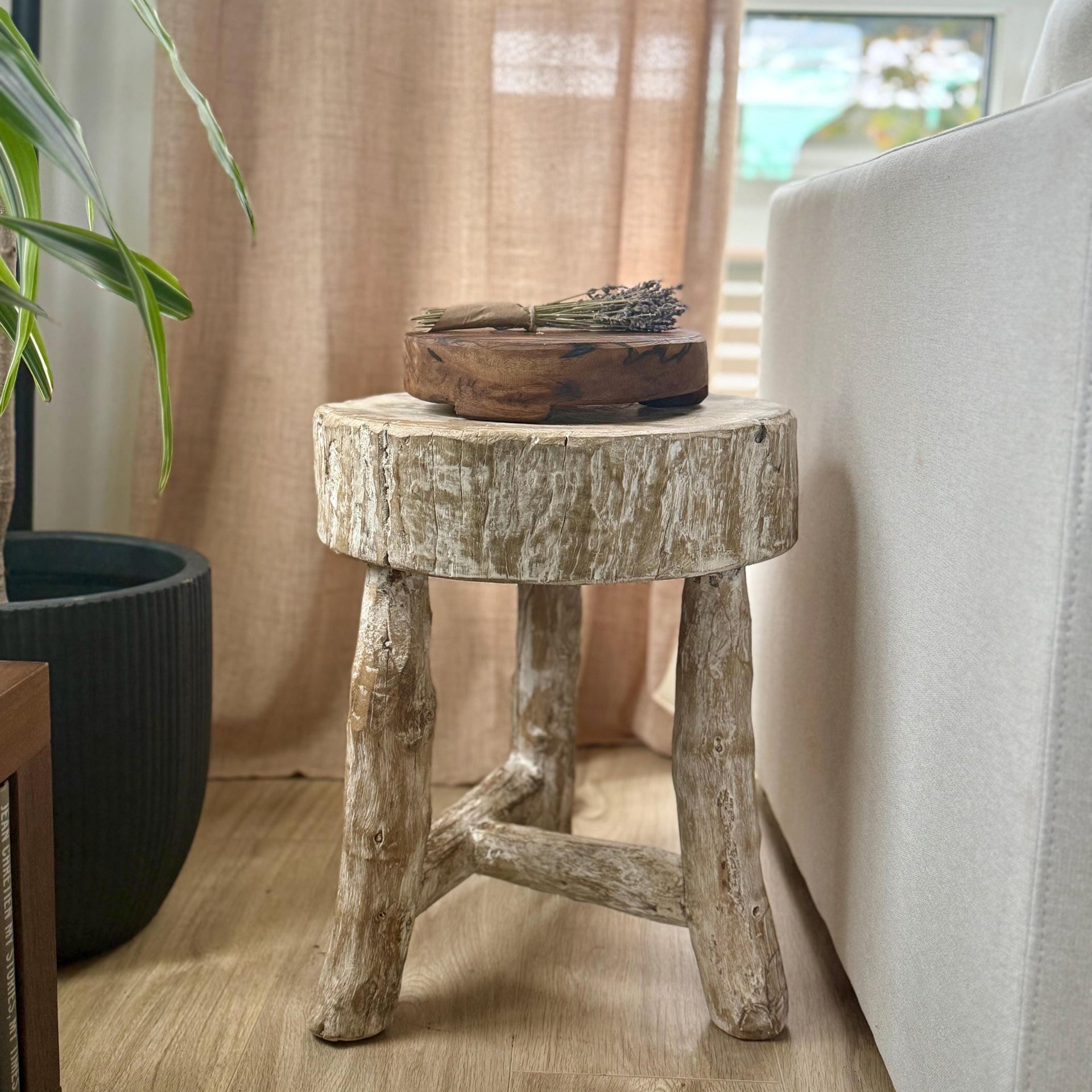 Teak Wood Tripod Stool, Distressed Live Edge, 4 Thick Round Top, Rustic Bathroom Stool, Minimalist Plant Stand, Wooden Side Table