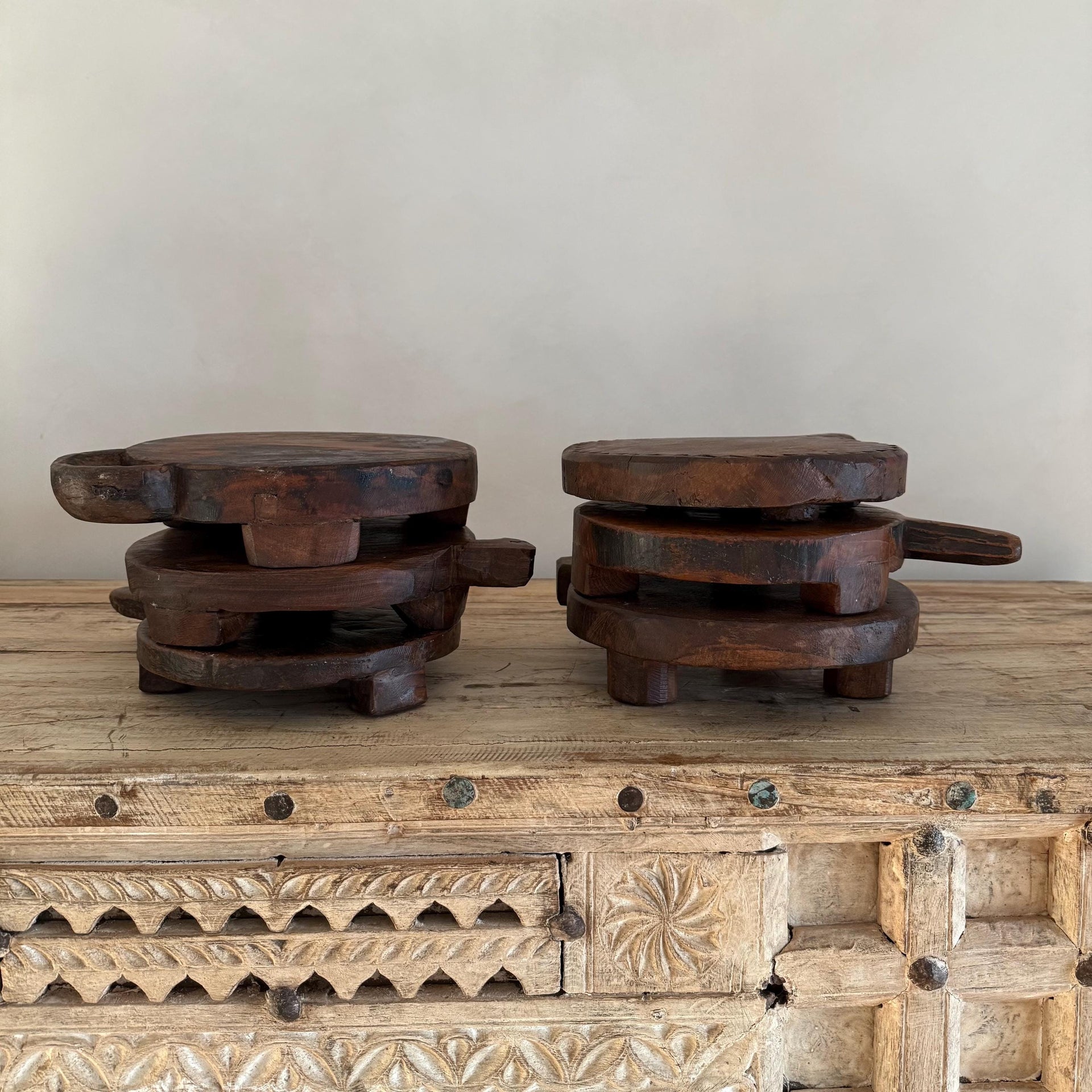 Rustic Circular Vintage Chapati Wooden Riser Trivet With Handle, Farmhouse Decor, Kitchen Stand, Bathroom Vanity Stand, Plant Stand