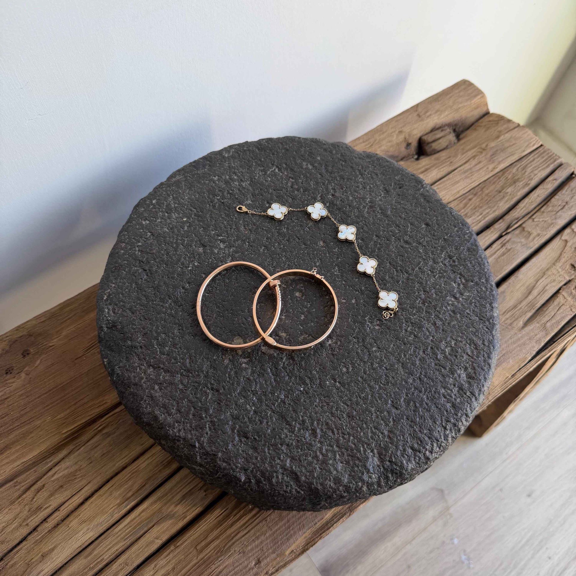 Vintage Stone Chapati Riser 10"