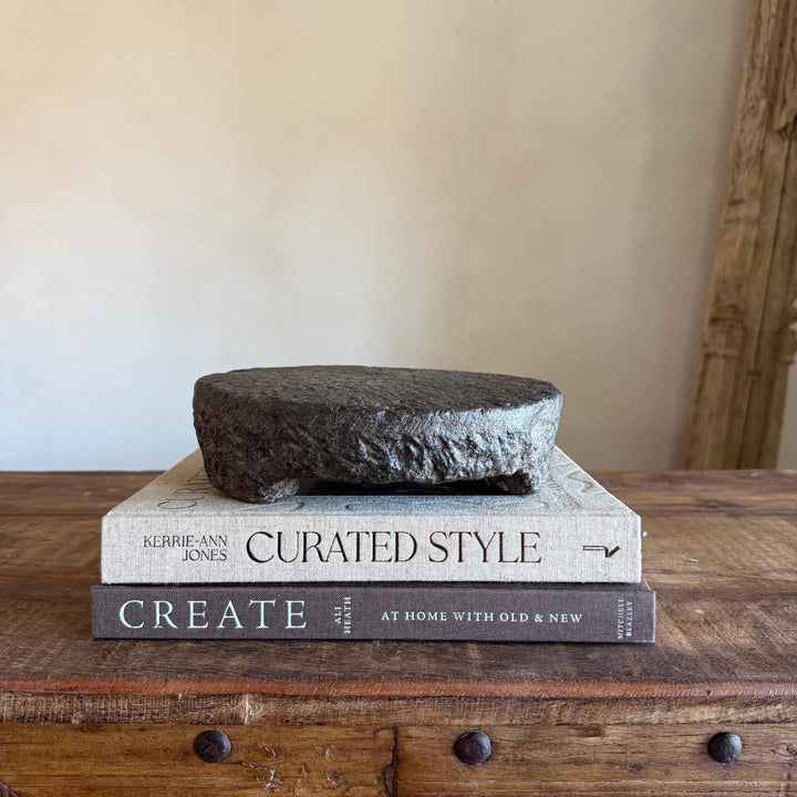 Vintage Stone Chapati Riser 9"