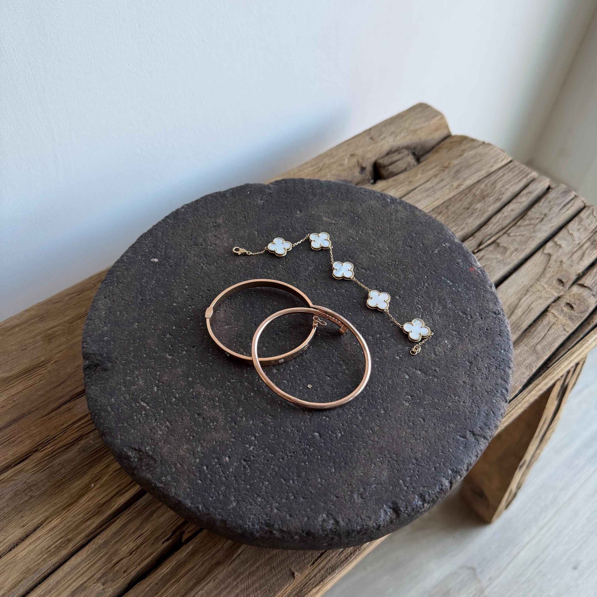 Vintage Stone Chapati Riser 9"