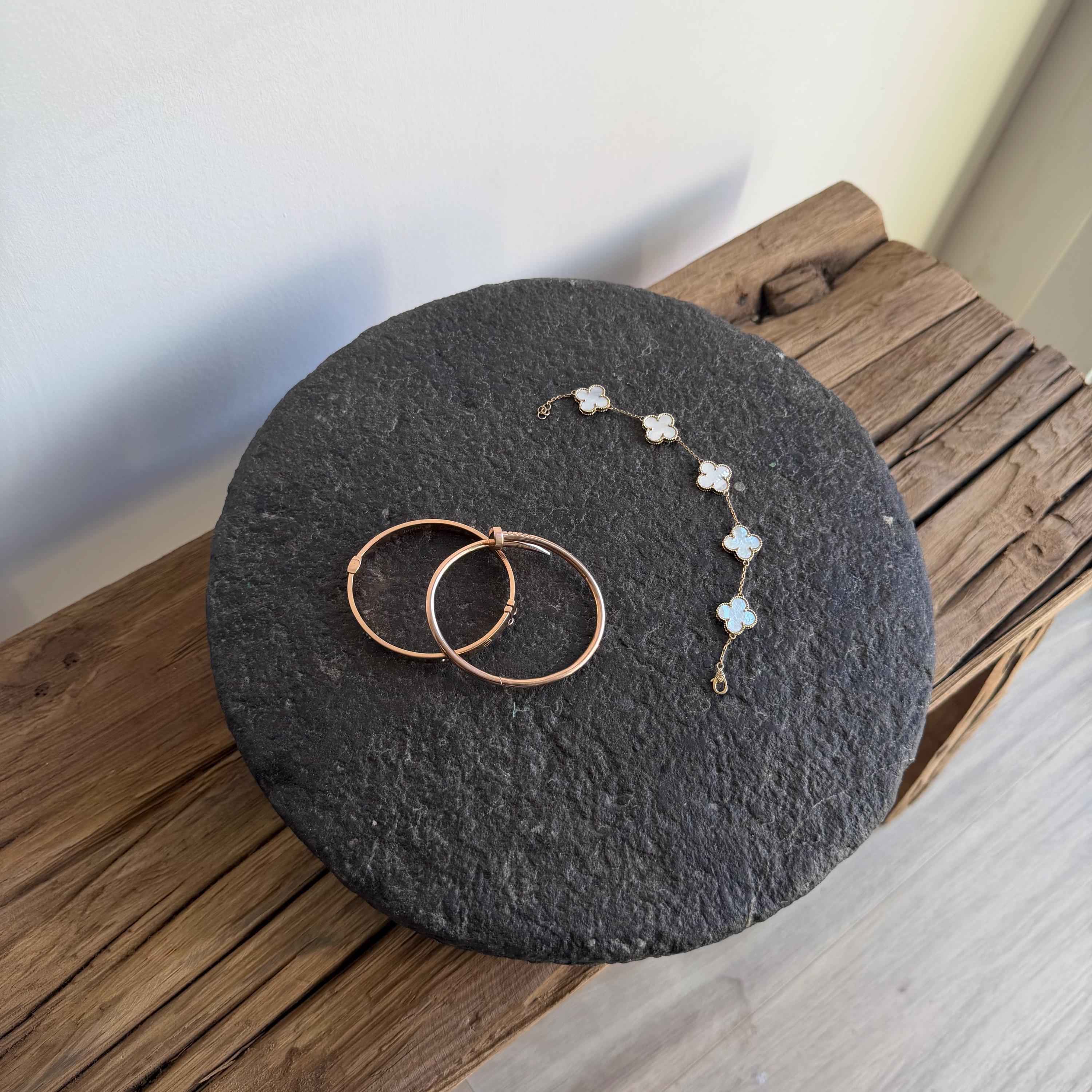 Vintage Stone Chapati Riser 10"